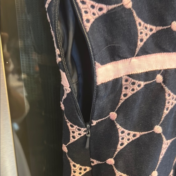 Elegant Pink and‎ Black Dress - Picture 3 of 4